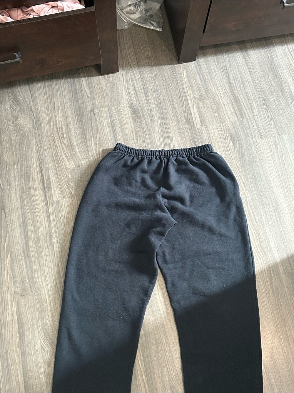 Relaxed fit black sweatpants - Picture 3 of 6